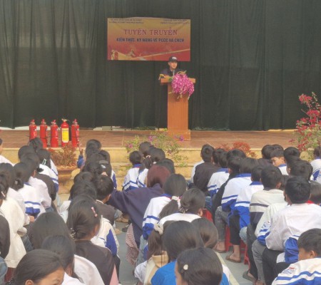 Tuyên truyền, hướng dẫn kỹ năng phòng cháy chữa cháy cho học sinh tại Trường PTDTBT TH&THCS Suối Lư