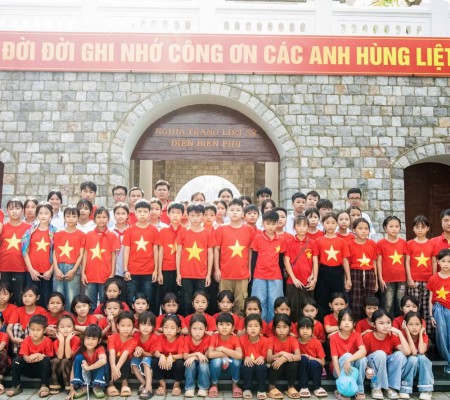 Hành trình tri ân và giáo dục truyền thống cho học sinh giỏi Trường PTDTBT TH&THCS Suối Lư